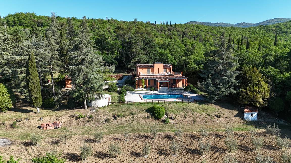 180 M² Villa ∙ 5 Bedrooms ∙ 10 Guests - Arezzo