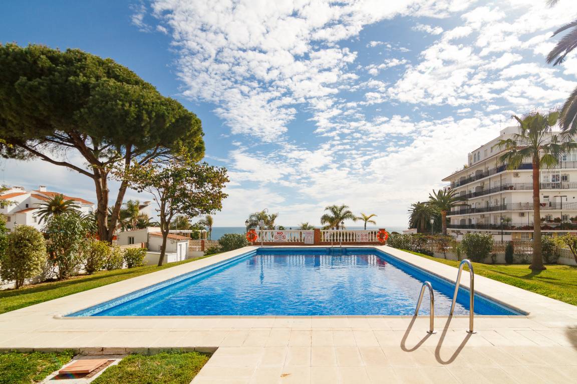 70 M² Apartamento ∙ 2 Habitaciones ∙ 4 Huéspedes - Nerja