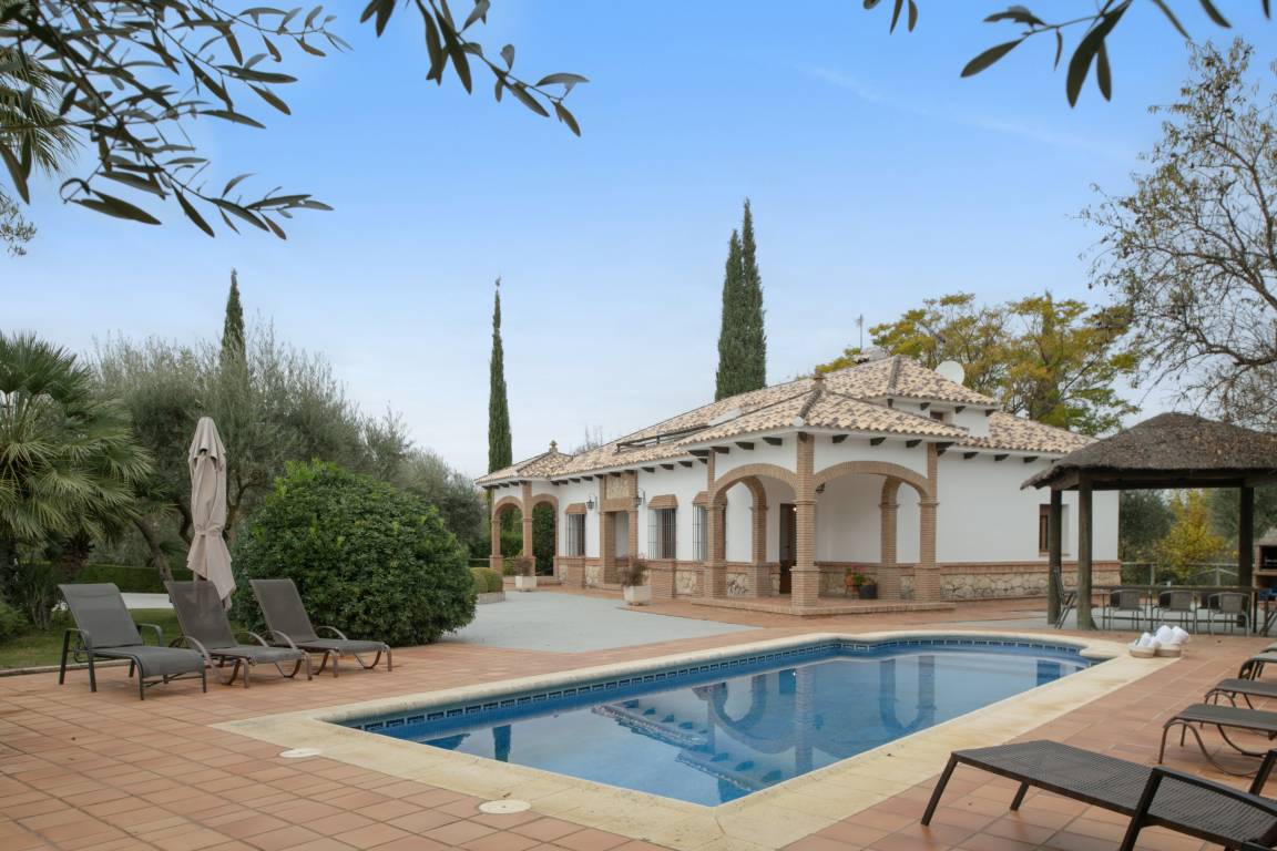 250 M² Villa ∙ 4 Chambres ∙ 8 Personnes - Setenil de las Bodegas
