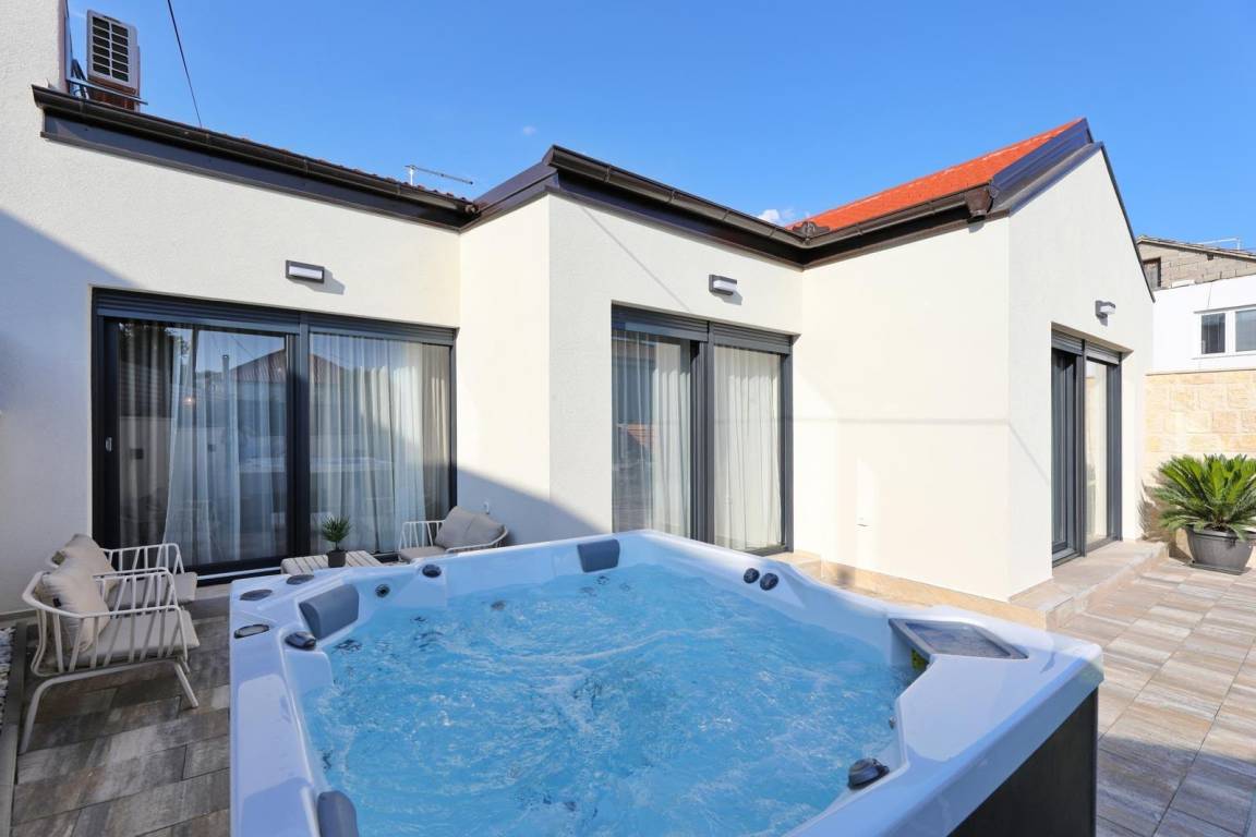 52 M² House ∙ 2 Bedrooms ∙ 6 Guests - Biograd na Moru