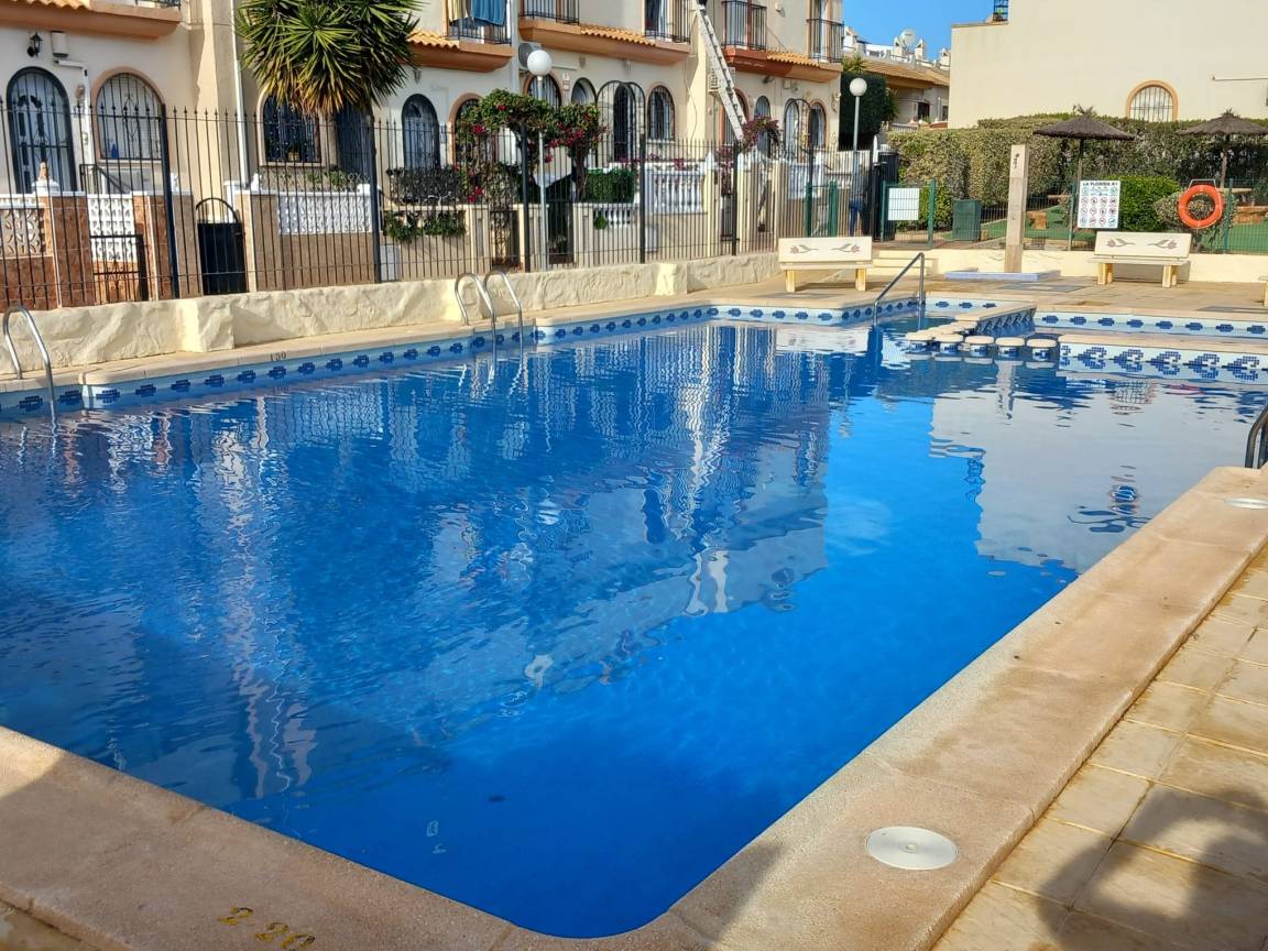 55 M² Bungalow ∙ 2 Bedrooms ∙ 4 Guests - Cabo Roig