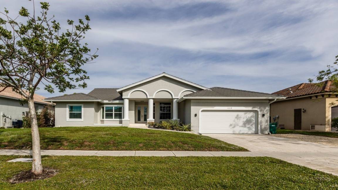 Ferienhaus ∙ 4 Schlafzimmer ∙ 8 Gäste - Marco Island, FL