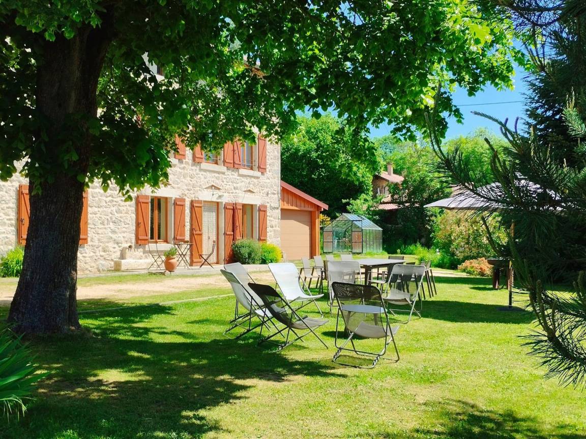 150 M² Cottage ∙ 5 Bedrooms ∙ 10 Guests - Auvergne