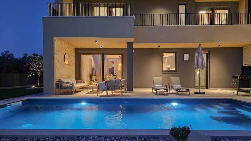 180 M² Villa ∙ 3 Bedrooms ∙ 6 Guests - Novigrad