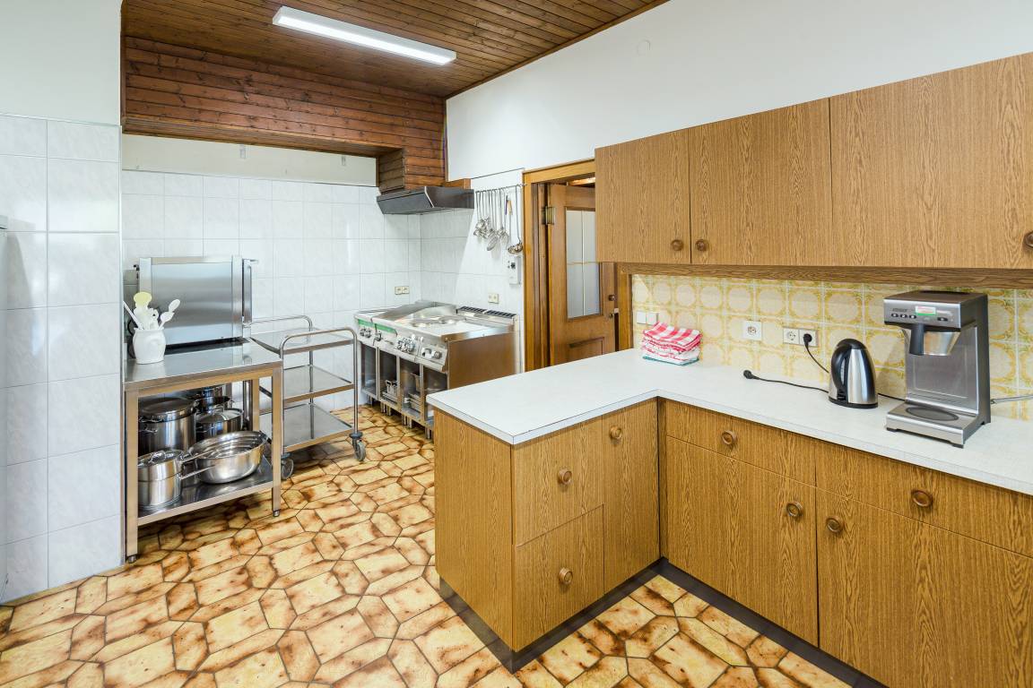 900 m² Ferienhaus ∙ 16 Schlafzimmer ∙ 50 Gäste – Bild 6