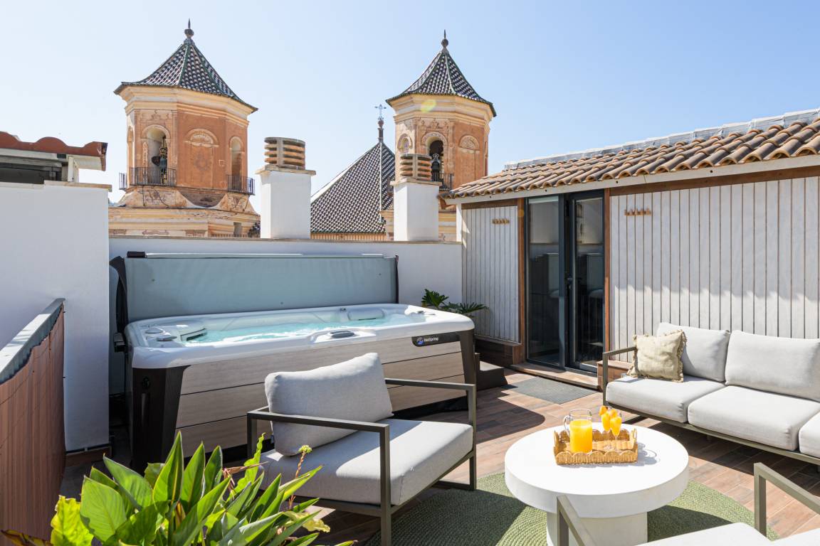 96 M² Apartment ∙ 2 Bedrooms ∙ 4 Guests - Málaga