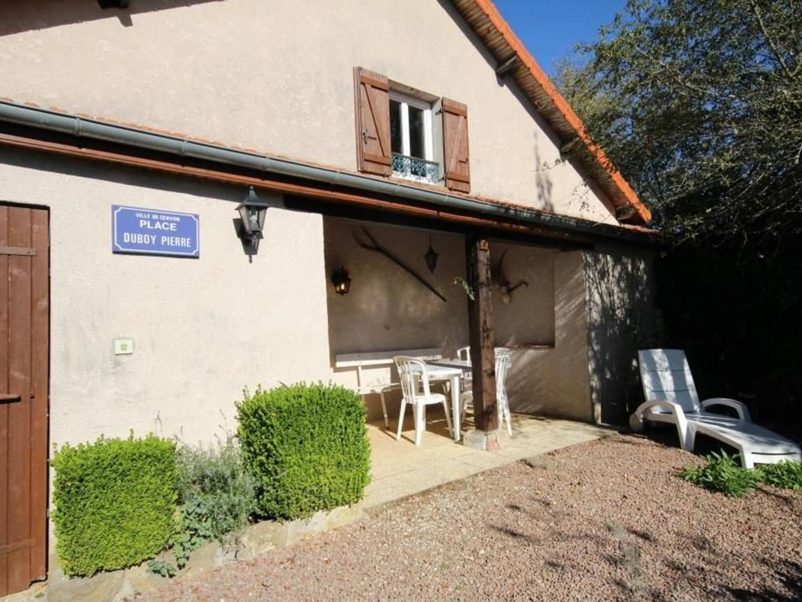 95 M² Landhaus ∙ 2 Schlafzimmer ∙ 5 Gäste - Corbigny