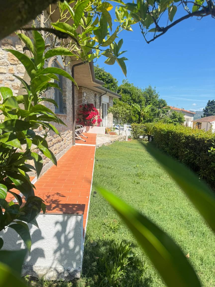 110 M² Villa ∙ 2 Bedrooms ∙ 6 Guests - Camaiore