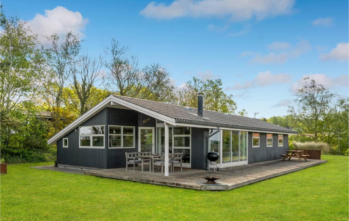 105 M² Ferienhaus ∙ 4 Schlafzimmer ∙ 10 Gäste - Båstad