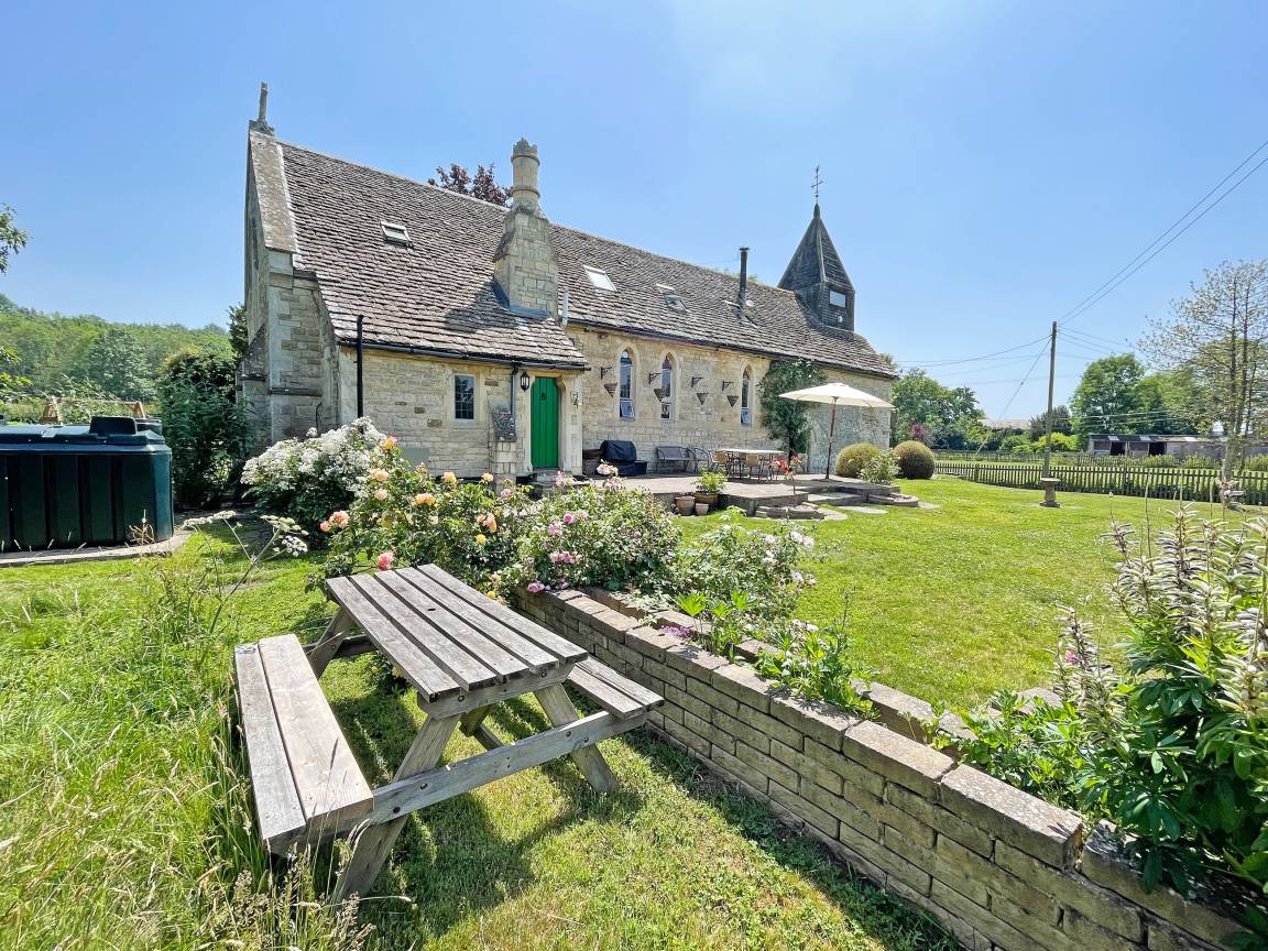 Cottage ∙ 4 Bedrooms ∙ 7 Guests - Swindon