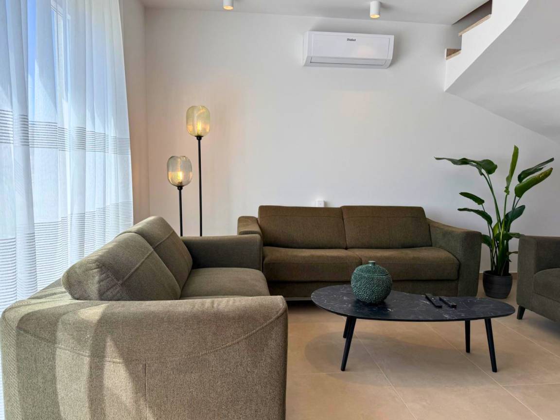 93 M² Apartamento ∙ 3 Habitaciones ∙ 5 Huéspedes - Poreč