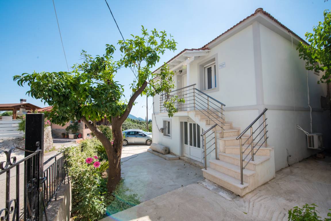 83 M² Apartment ∙ 2 Bedrooms ∙ 4 Guests - Lefkada