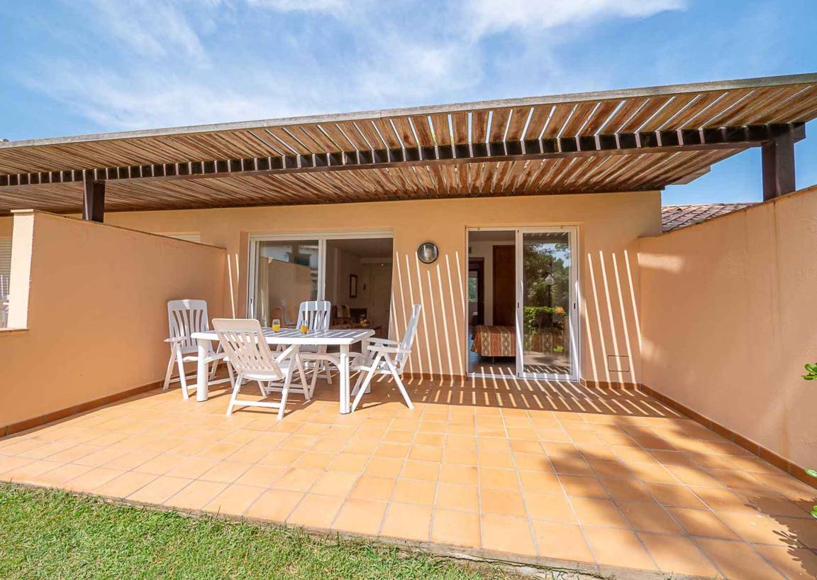 72 M² Apartamento ∙ 3 Habitaciones ∙ 6 Huéspedes - Peratallada