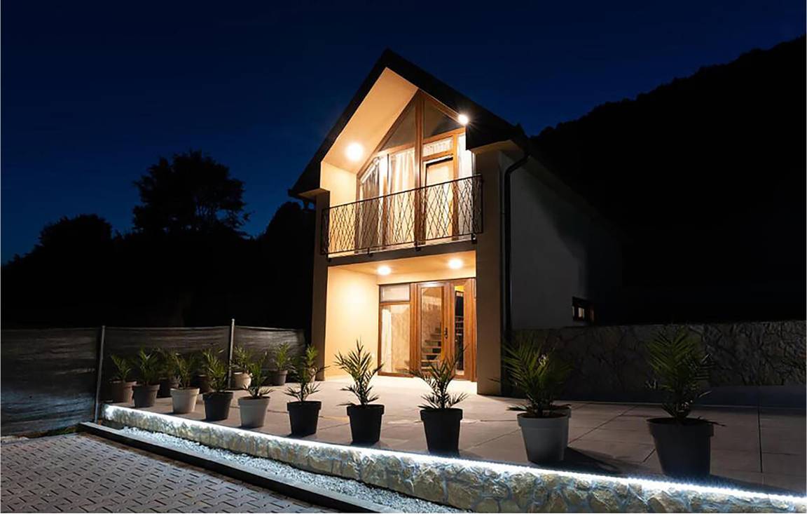 85 M² Huis ∙ 2 Slaapkamers ∙ 4 Gasten - Kroatië