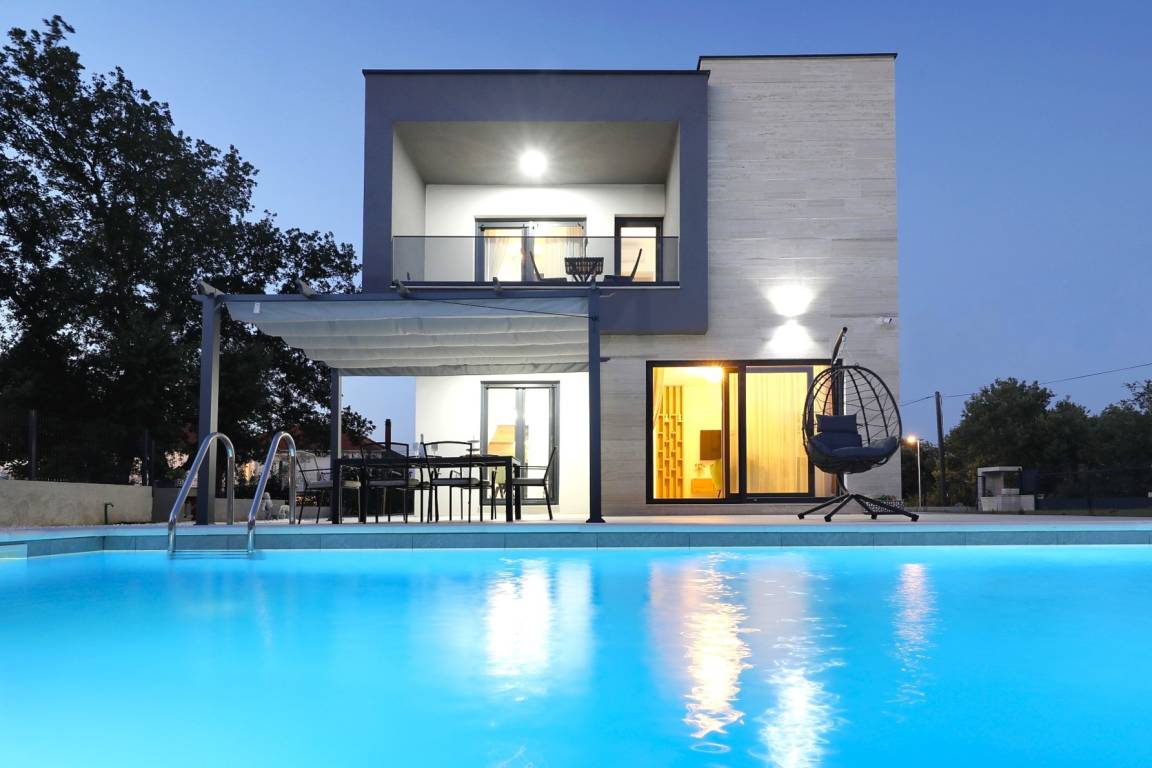 135 M² Huis ∙ 3 Slaapkamers ∙ 7 Gasten - Sukošan