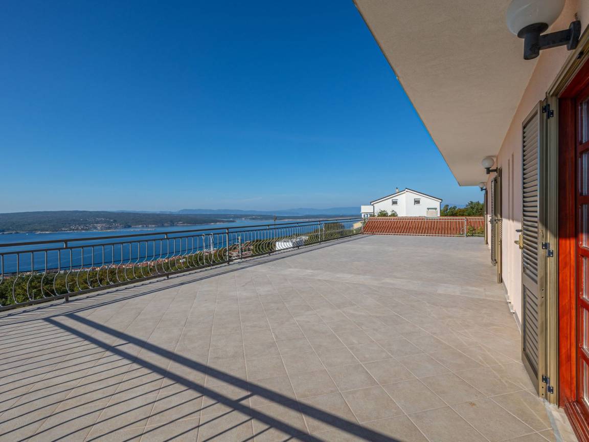 130 M² Ferienwohnung ∙ 4 Schlafzimmer ∙ 8 Gäste - Crikvenica