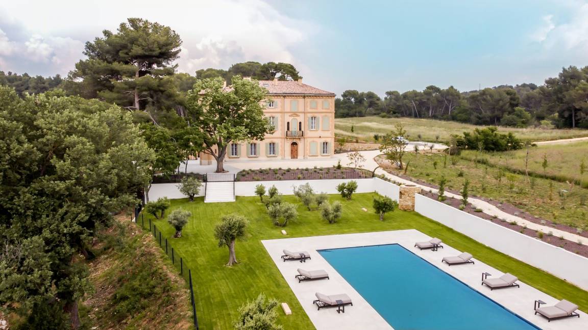 550 M² Maison De Vacances ∙ 8 Chambres ∙ 14 Personnes - Éguilles