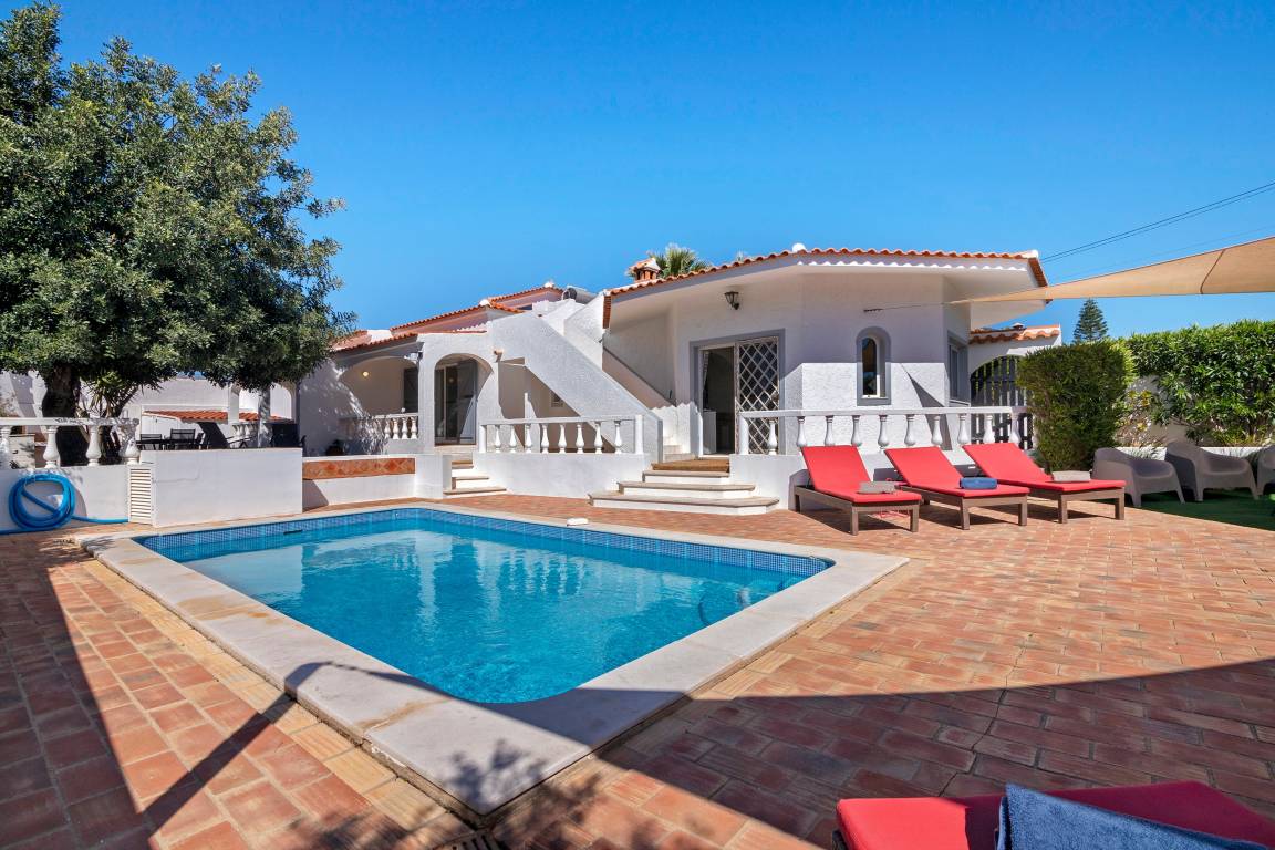 240 M² Villa ∙ 4 Sovrum ∙ 8 Gäster - Quarteira