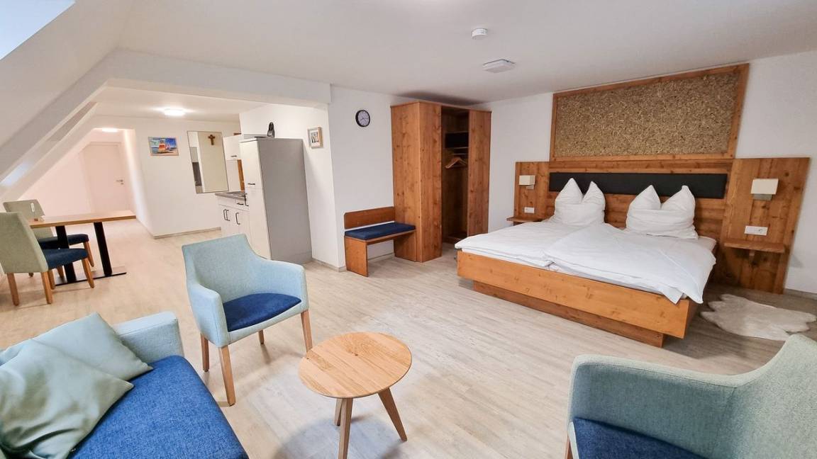47 M² Ferienwohnung ∙ 1 Schlafzimmer ∙ 4 Gäste - Altmühltal