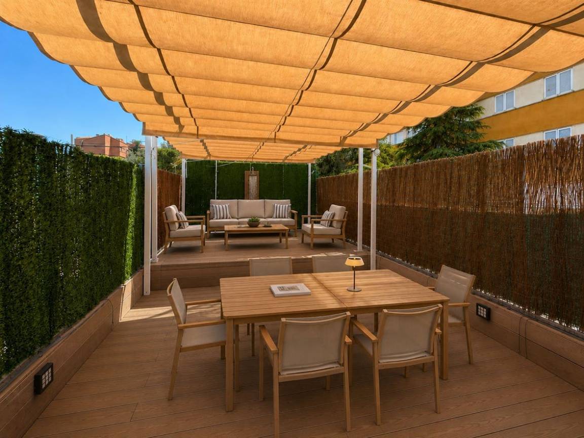 280 M² Talo ∙ 5 Makuuhuonetta ∙ 5 Vierasta - Madrid