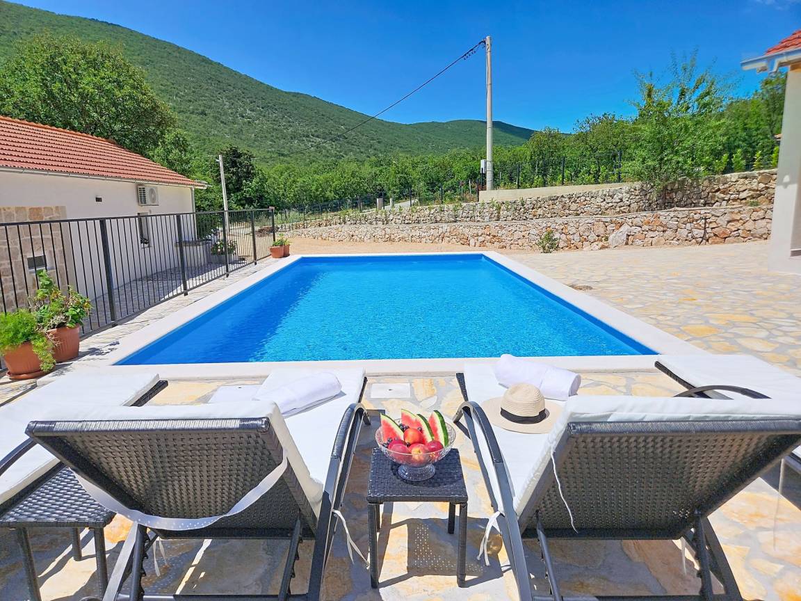 180 M² Ferienhaus ∙ 4 Schlafzimmer ∙ 8 Gäste - Makarska Riviera
