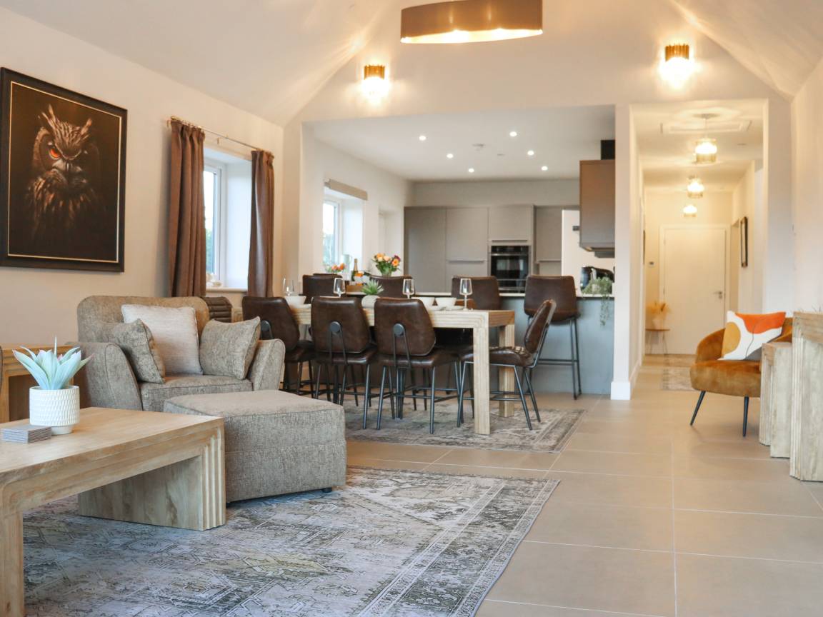 Apartment ∙ 4 Bedrooms ∙ 8 Guests - Haverfordwest