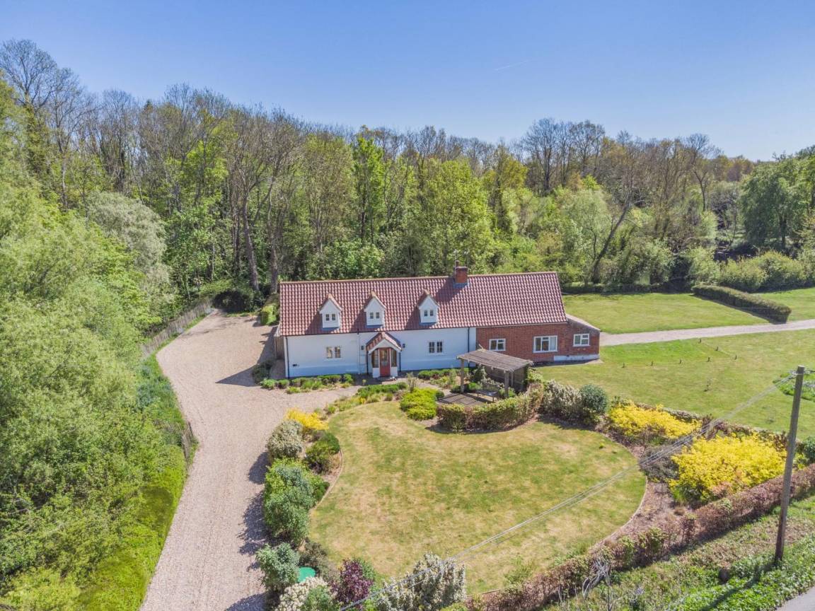 Cottage ∙ 3 Bedrooms ∙ 6 Guests - Kessingland