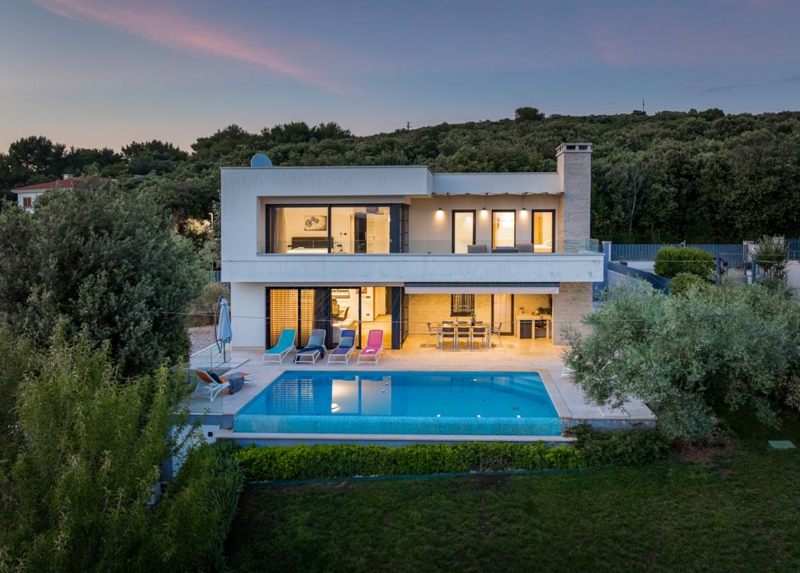 200 M² Villa ∙ 4 Schlafzimmer ∙ 8 Gäste - Funtana