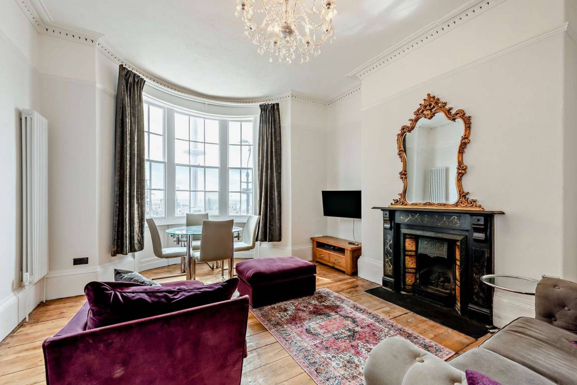 Apartment ∙ 2 Bedrooms ∙ 6 Guests - Brighton Station