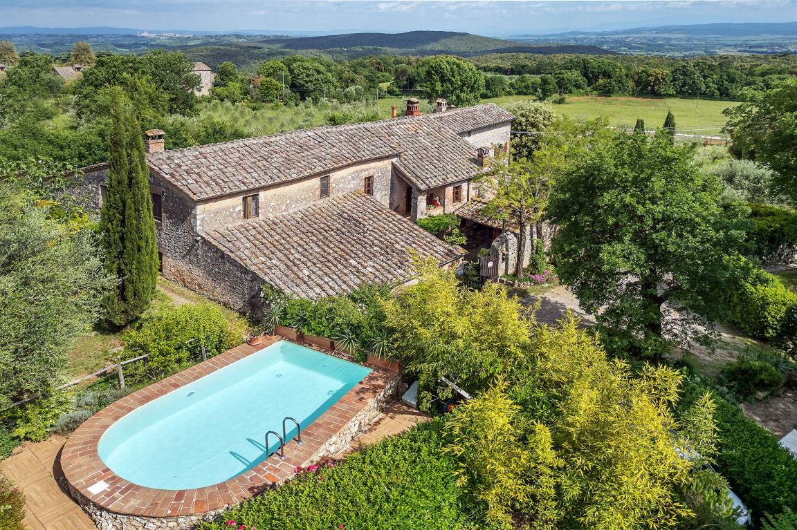300 M² Farmhouse ∙ 6 Bedrooms ∙ 12 Guests - Siena