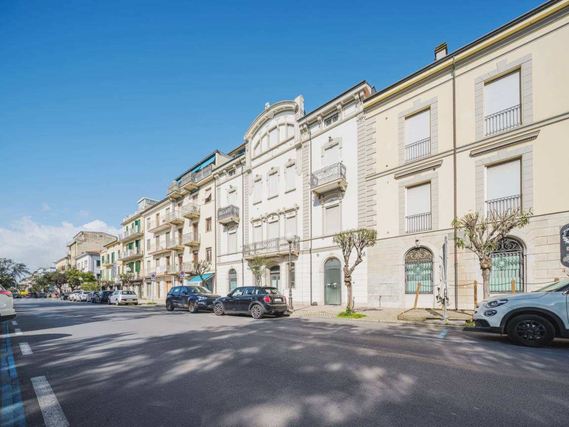 100 M² Ferienwohnung ∙ 2 Schlafzimmer ∙ 5 Gäste - Viareggio