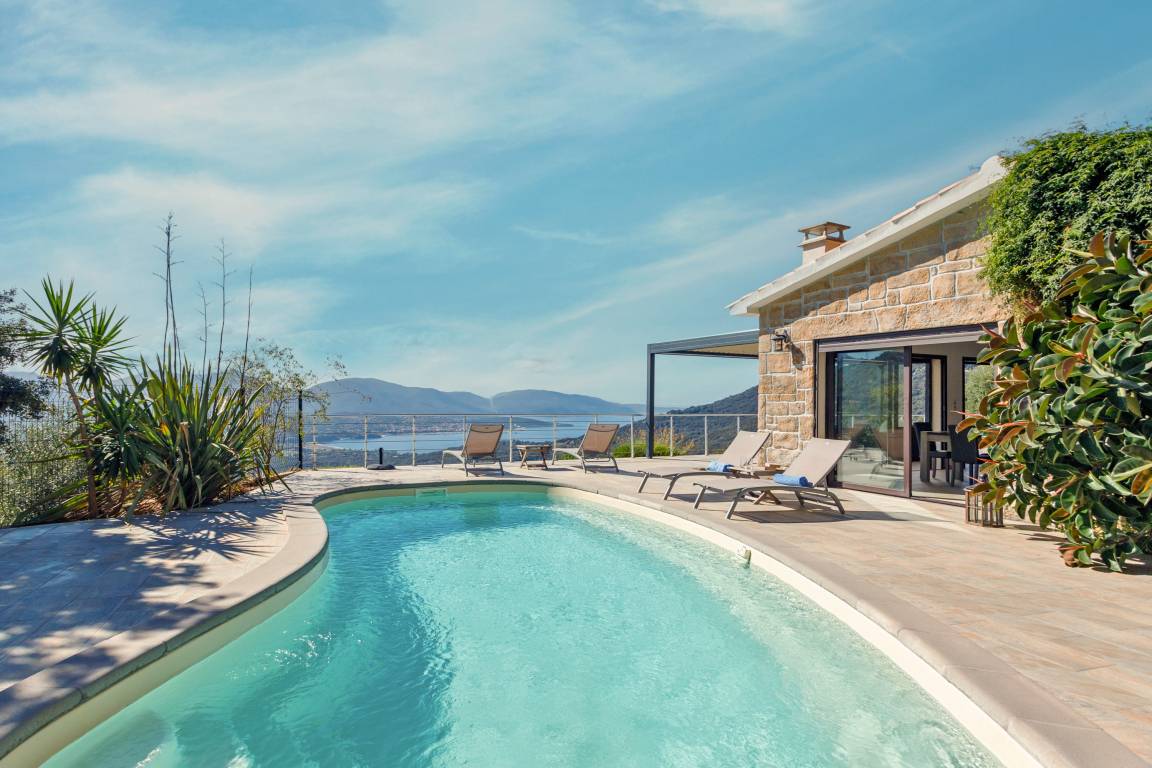 100 M² Villa ∙ 2 Slaapkamers ∙ 4 Gasten - Propriano