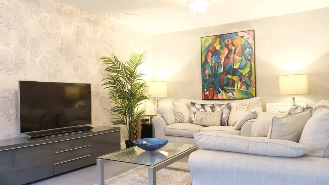 Apartment ∙ 4 Bedrooms ∙ 6 Guests - Bedford