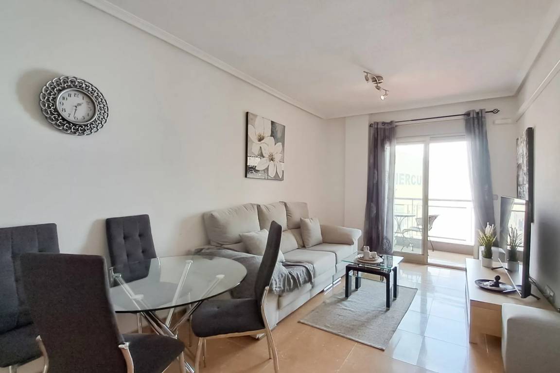 45 M² Apartamento ∙ 2 Habitaciones ∙ 4 Huéspedes - Torrevieja