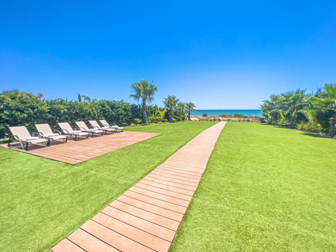 230 M² Villa ∙ 5 Bedrooms ∙ 10 Guests - Nissi Beach