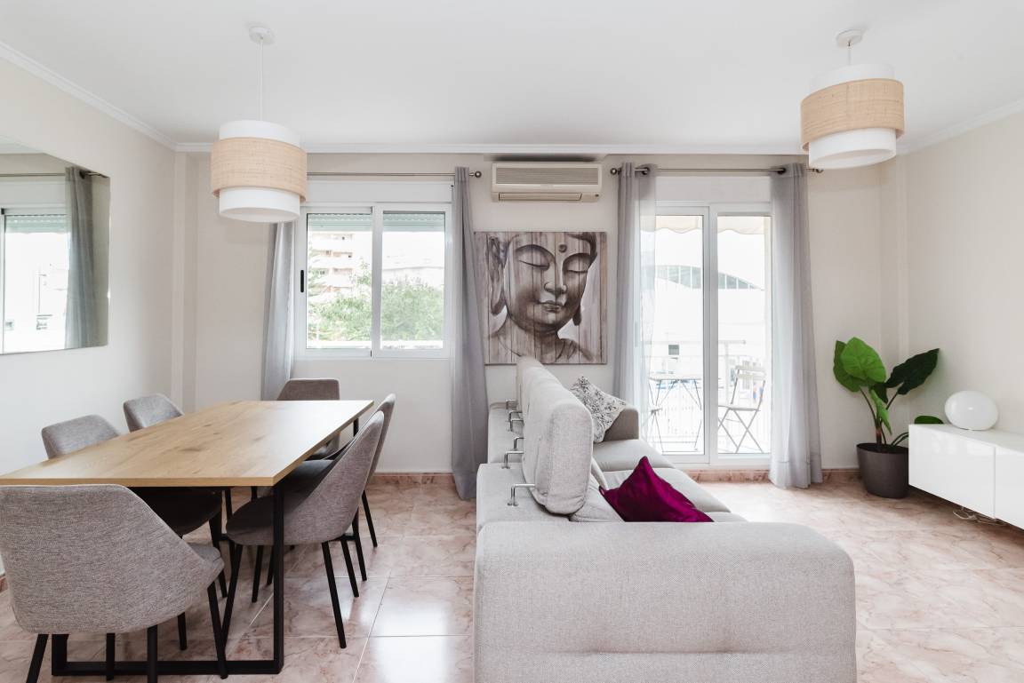 120 M² Talo ∙ 3 Makuuhuonetta ∙ 7 Vierasta - Miramar