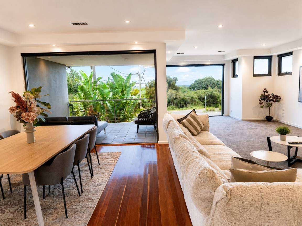 300 M² House ∙ 4 Bedrooms ∙ 8 Guests - Mordialloc