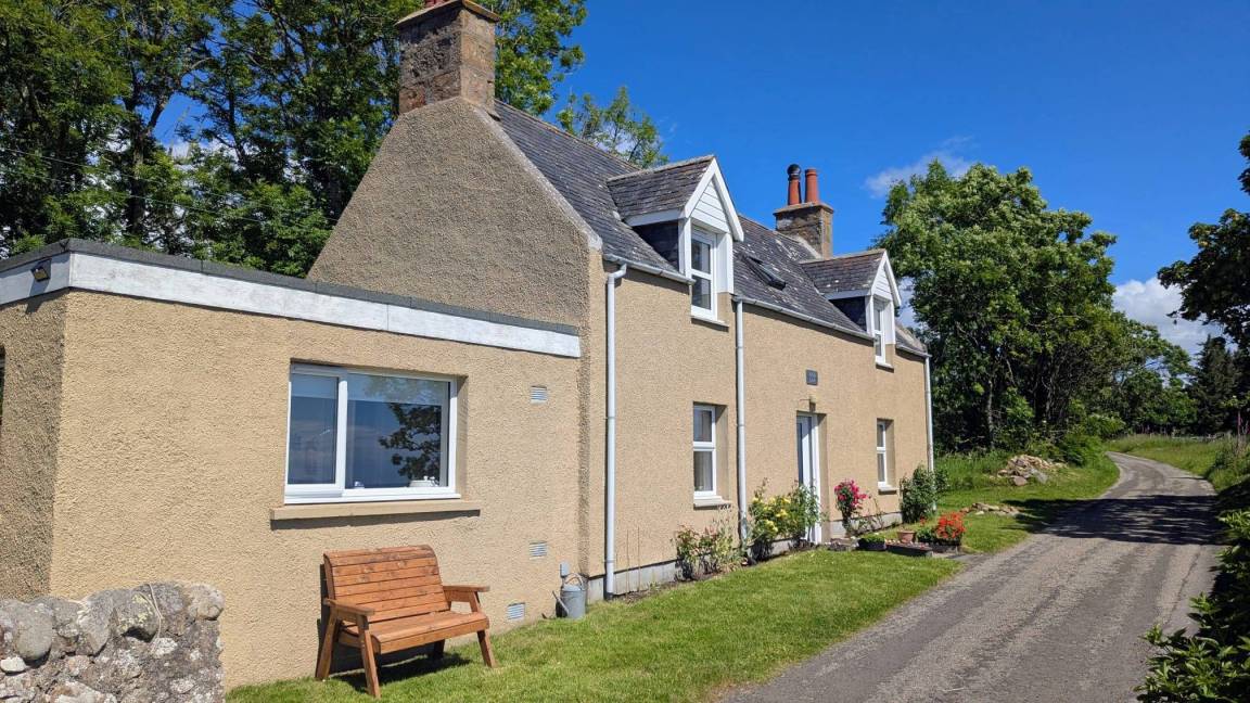 90 M² House ∙ 2 Bedrooms ∙ 5 Guests - Helmsdale