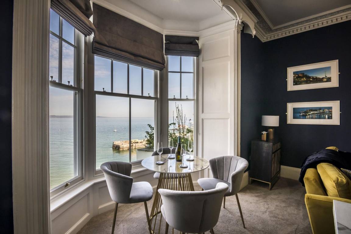 116 M² Apartment ∙ 2 Bedrooms ∙ 4 Guests - Tenby
