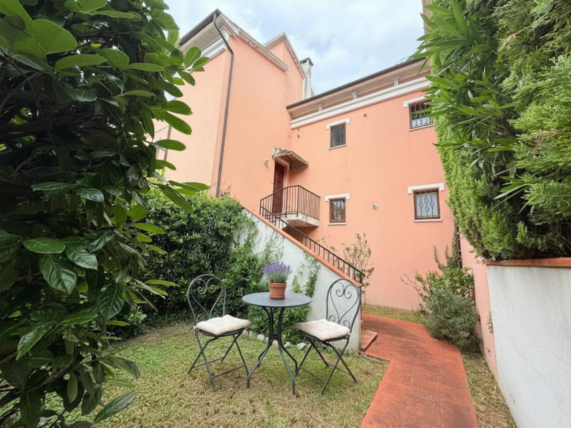 70 M² Appartamento Vacanza ∙ 1 Camera Da Letto ∙ 4 Ospiti - Loreto