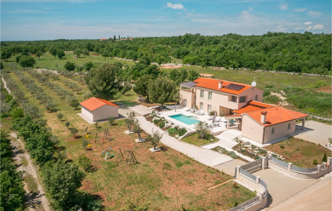 330 M² Ferienhaus ∙ 4 Schlafzimmer ∙ 8 Gäste - Fažana