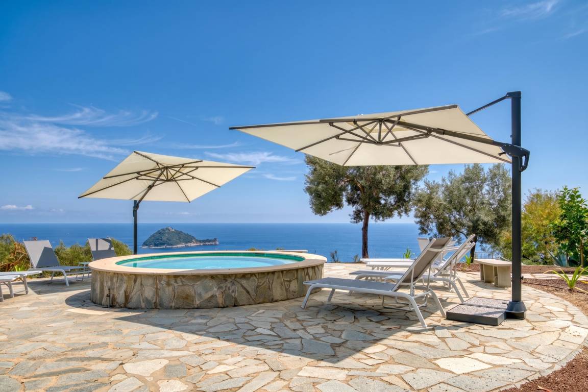 130 M² Villa ∙ 2 Habitaciones ∙ 6 Huéspedes - Alassio
