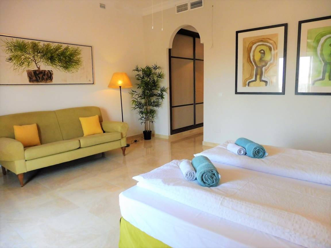 370 m² Ferienhaus ∙ 4 Schlafzimmer ∙ 9 Gäste – Bild 25