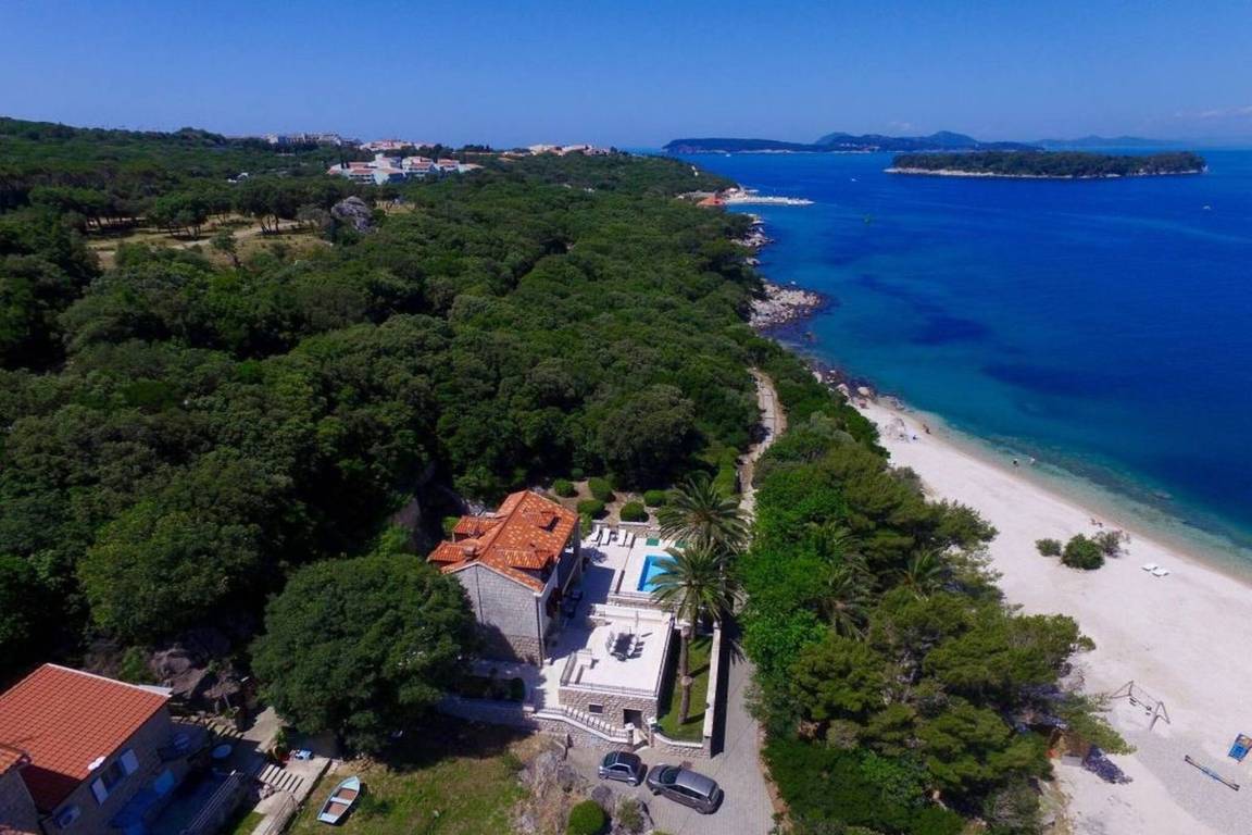 300 M² Villa ∙ 5 Bedrooms ∙ 9 Guests - Dubrovnik