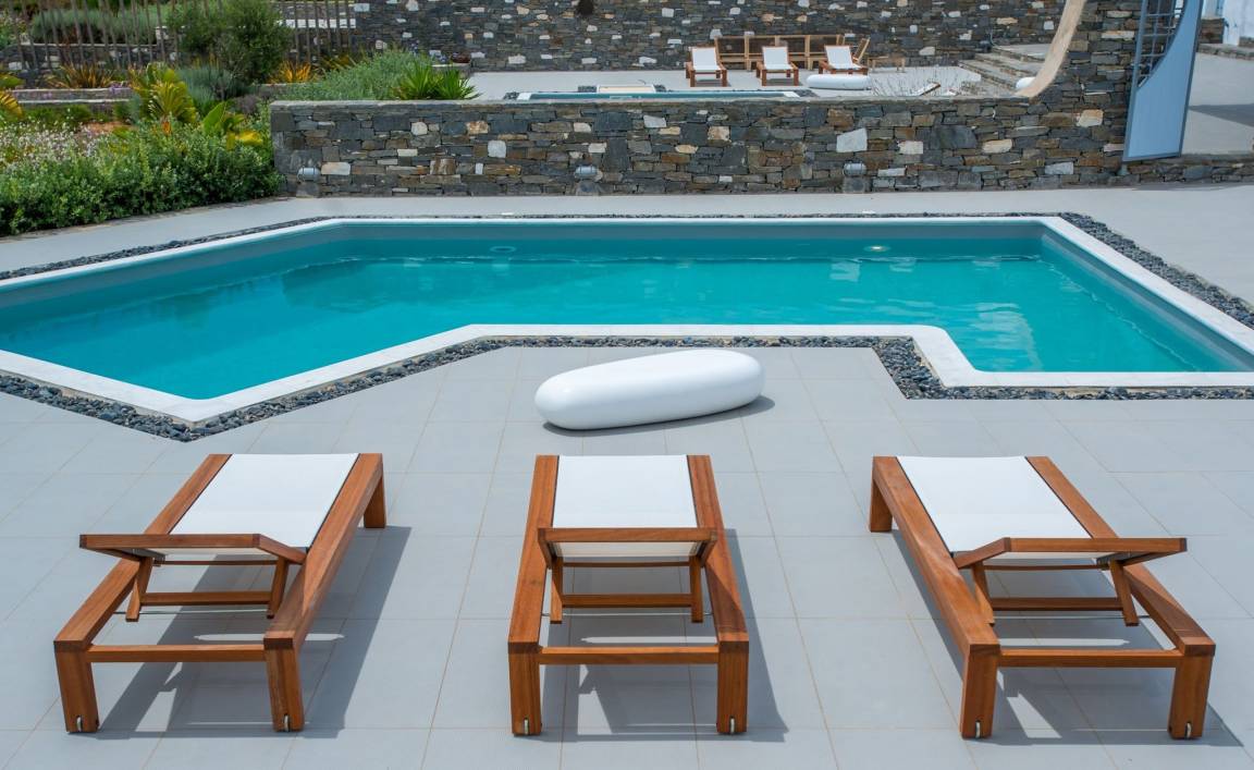 Villa ∙ 4 Bedrooms ∙ 8 Guests - Paros