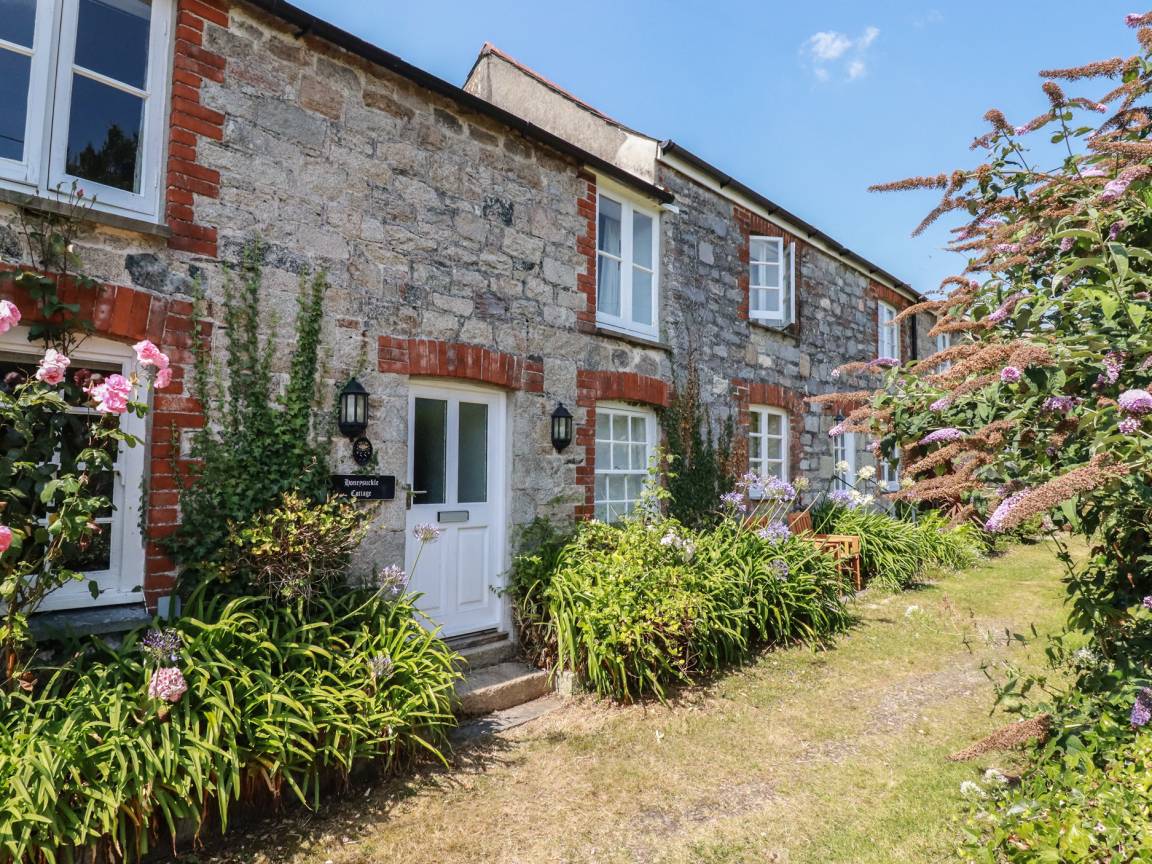 Cottage ∙ 2 Bedrooms ∙ 4 Guests - St Austell