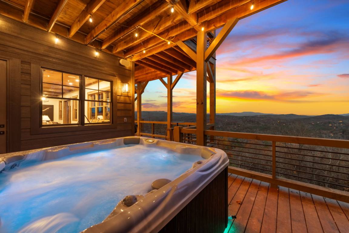 555 M² Cabin ∙ 6 Bedrooms ∙ 16 Guests - Blue Ridge, GA