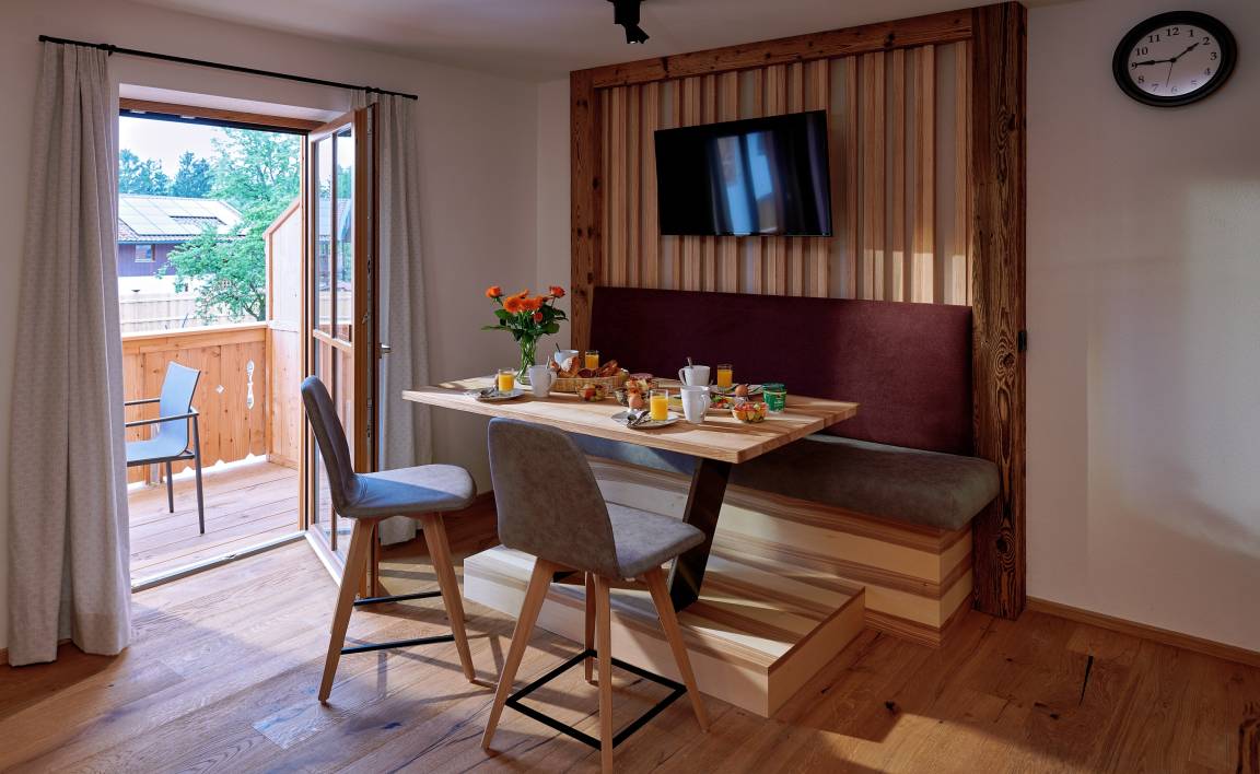 65 M² Ferienwohnung ∙ 2 Schlafzimmer ∙ 2 Gäste - Chiemsee