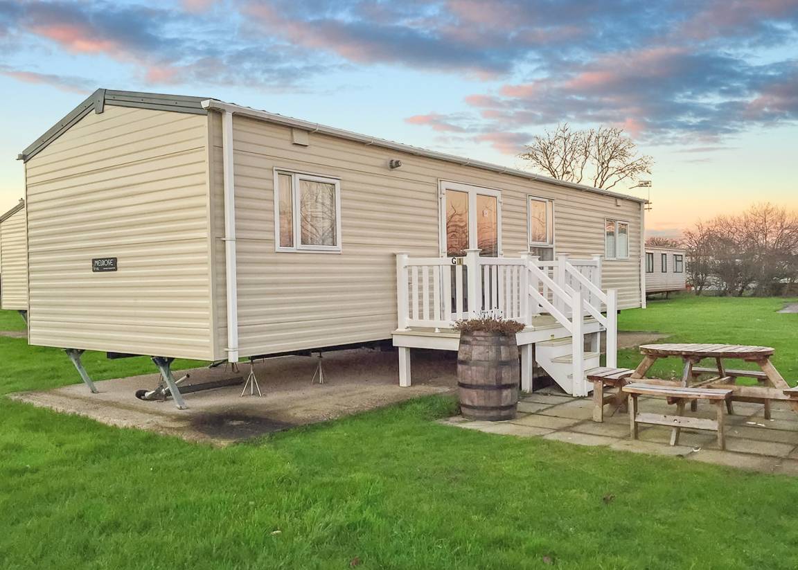 Caravan ∙ 2 Bedrooms ∙ 4 Guests - York