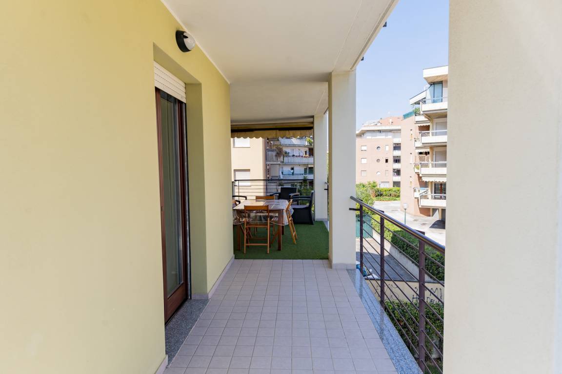 70 M² Appartamento Vacanza ∙ 2 Camere Da Letto ∙ 4 Ospiti - Montesilvano